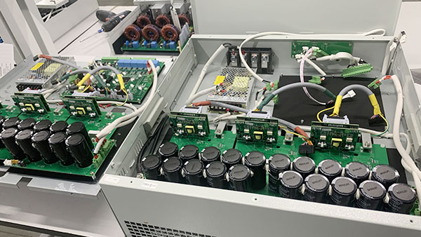 Heeft een statische reactieve stroomgenerator de functie van een condensator?
